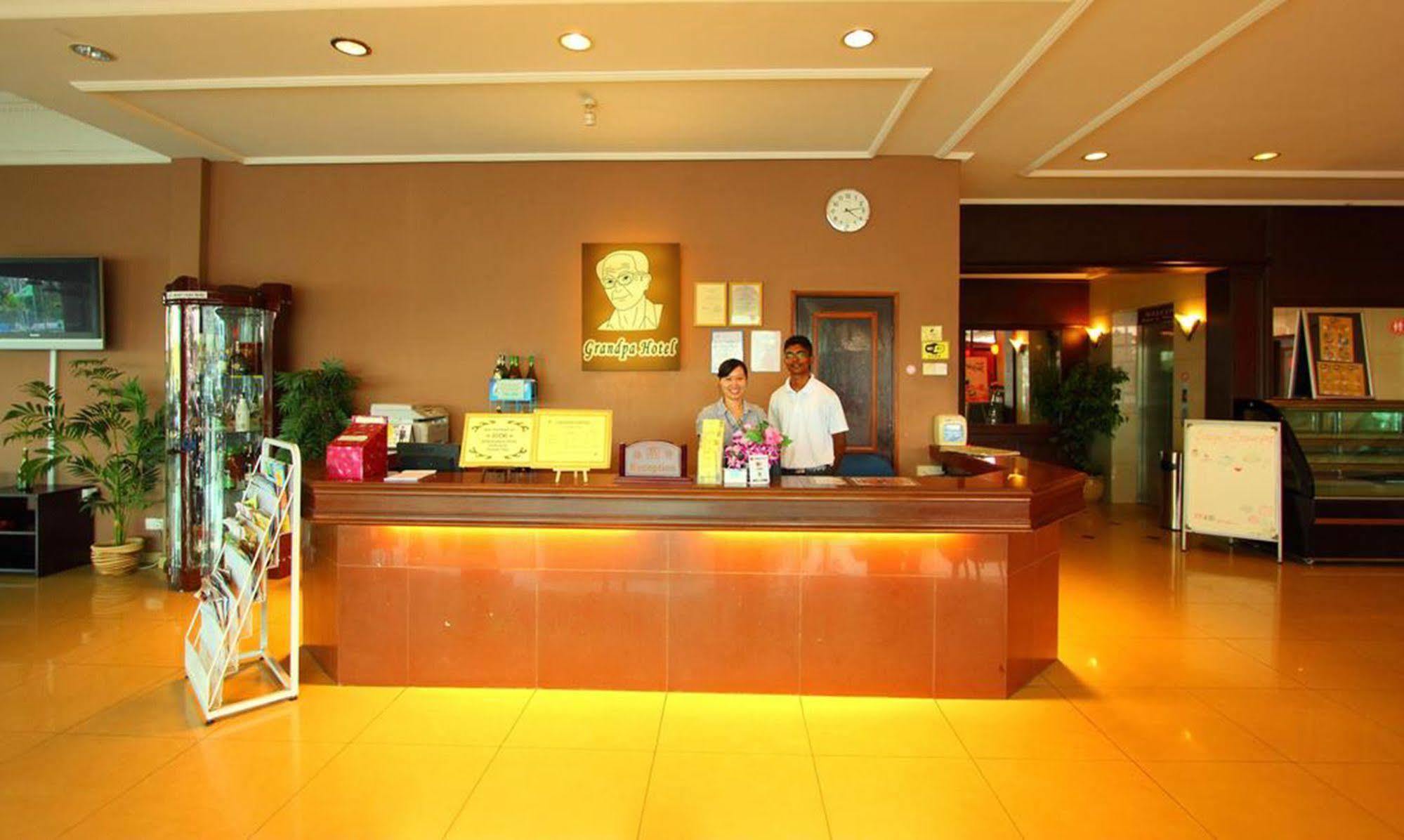 Grandpa Hotel Port Dickson Ngoại thất bức ảnh